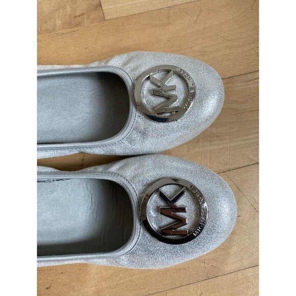 Michael Kors silver ballet flats women sz 8 - Picture 3 of 8